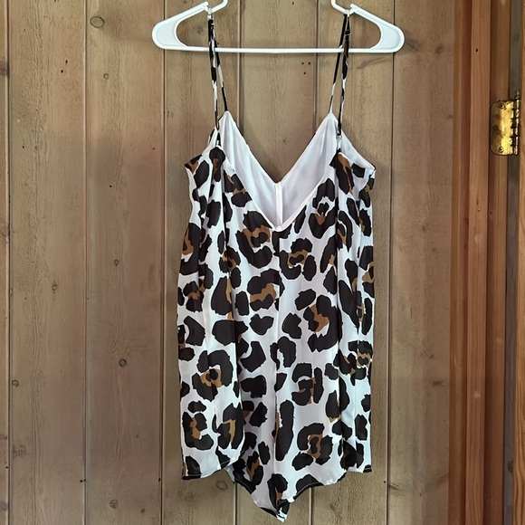 Show Me Your Mumu Cheetah Romper Small - Picture 7 of 7